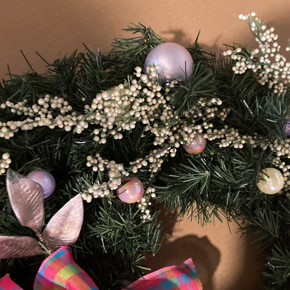 🎄Fuchsia Bottle Tree Holiday Wreath - Picture 4 of 5